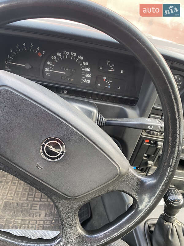 Седан Opel Omega 1990 в Кременчуге фото 13 Седан Opel Omega 1990 в Кременчуге