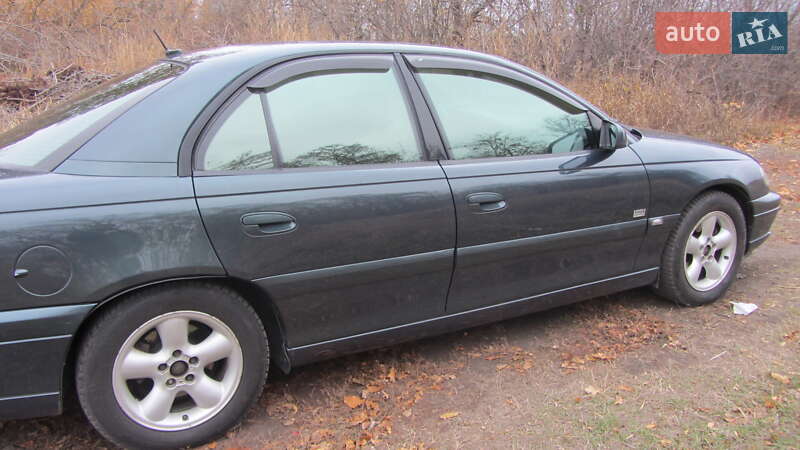 Седан Opel Omega 2002 в Першотравенську