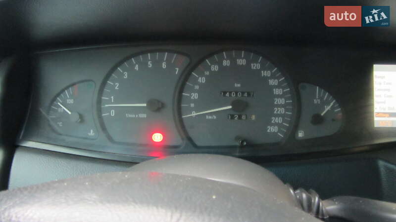 Седан Opel Omega 2002 в Першотравенську