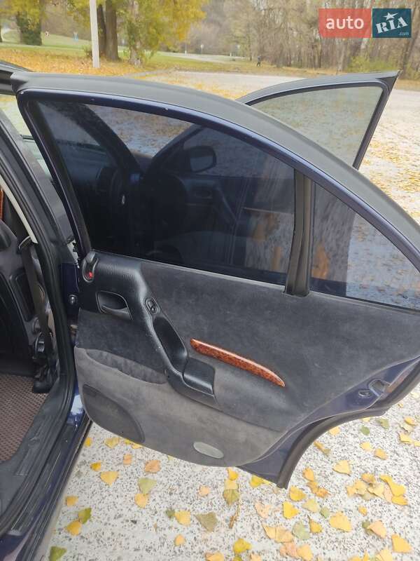 Седан Opel Omega 1999 в Каневе