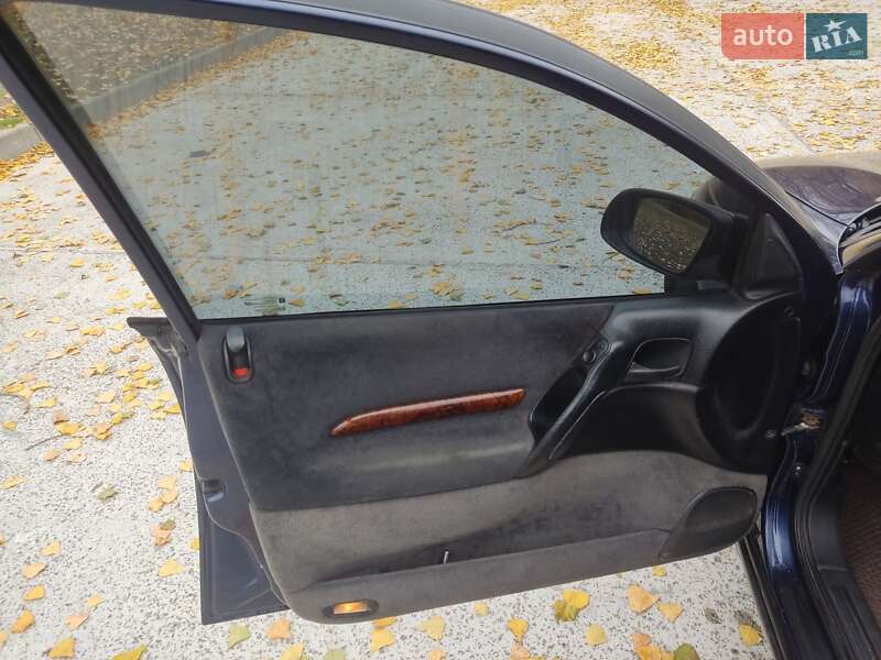 Седан Opel Omega 1999 в Каневе
