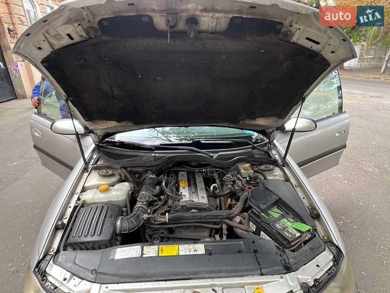 Седан Opel Omega 1998 в Одессе