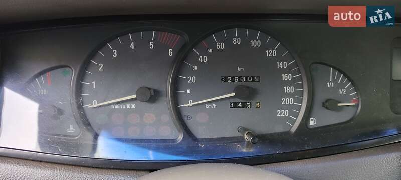 Седан Opel Omega 2000 в Харкові