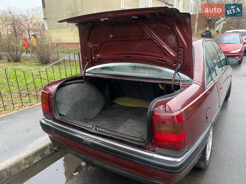 Седан Opel Omega 1991 в Киеве