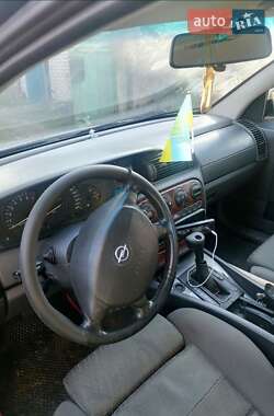 Седан Opel Omega 1998 в 