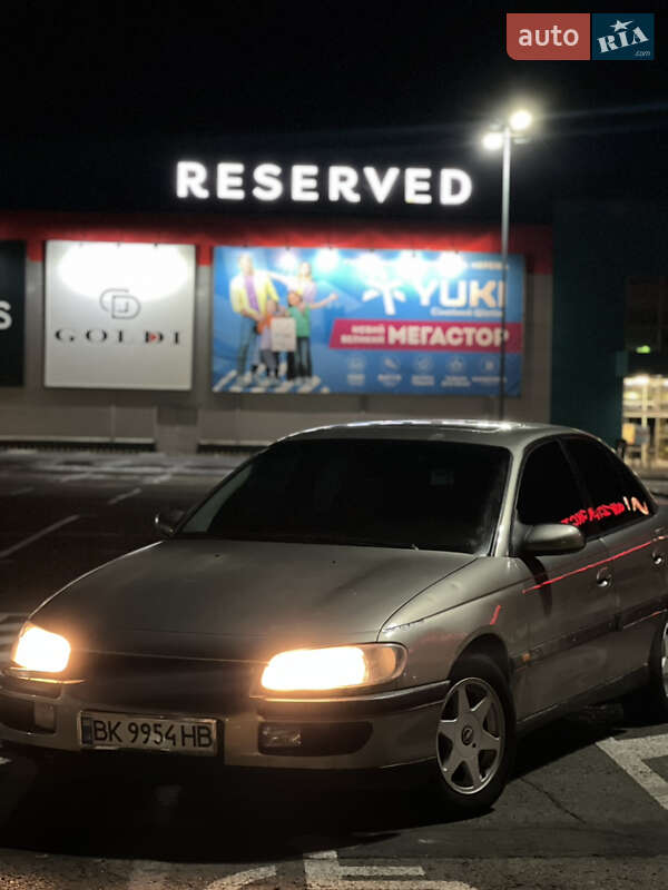 Седан Opel Omega 1996 в Ровно