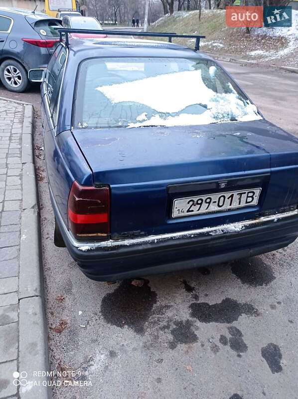 Седан Opel Omega 1992 в Львові