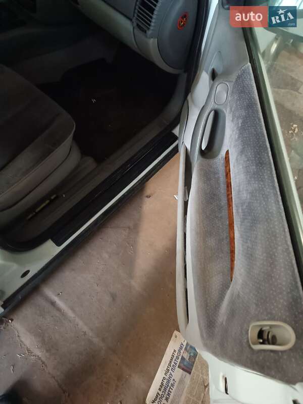 Седан Opel Omega 1995 в Новомосковске