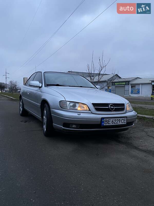 Opel Omega 2000