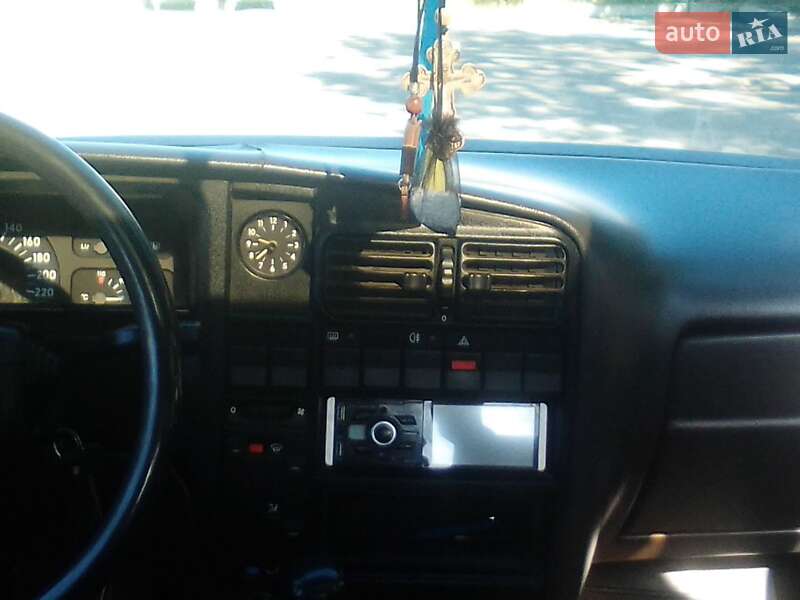 Седан Opel Omega 1988 в Бершади