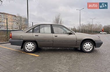 Седан Opel Omega 1989 в Кам'янському