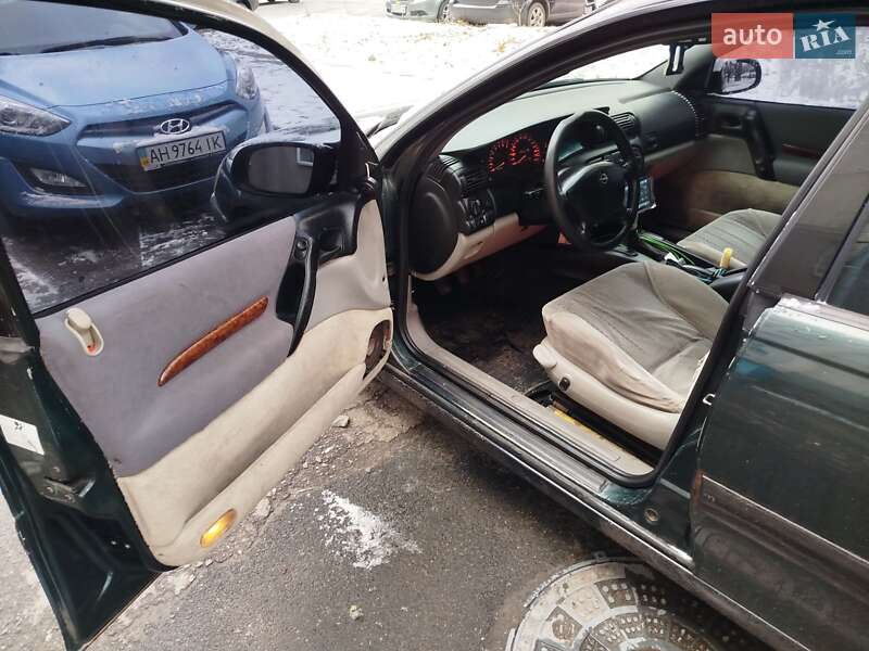 Седан Opel Omega 1996 в Черкассах