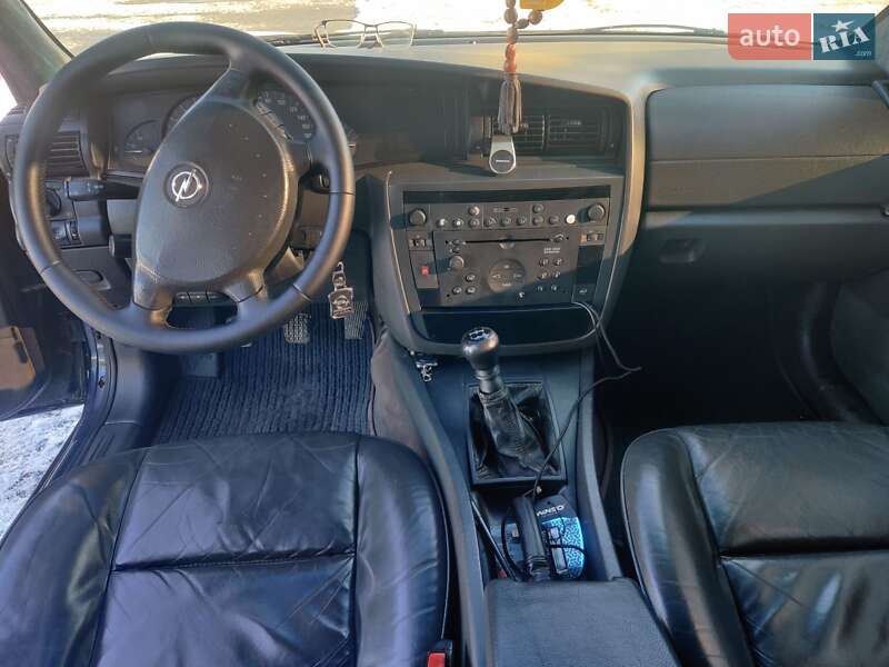 Седан Opel Omega 2001 в Виннице