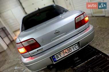 Седан Opel Omega 2002 в Чернівцях