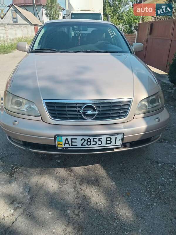 Седан Opel Omega 2001 в Днепре