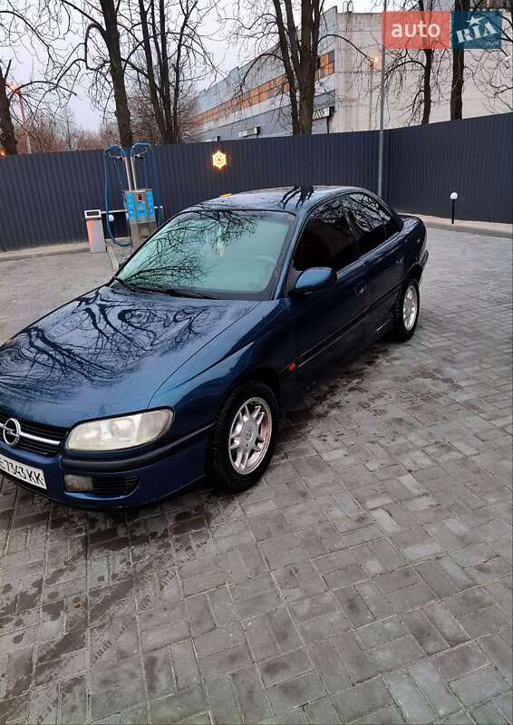 Седан Opel Omega 1996 в Новомосковске
