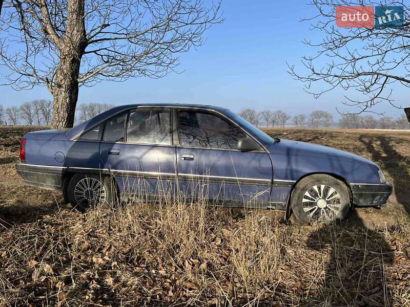 Седан Opel Omega 1988 в Черновцах