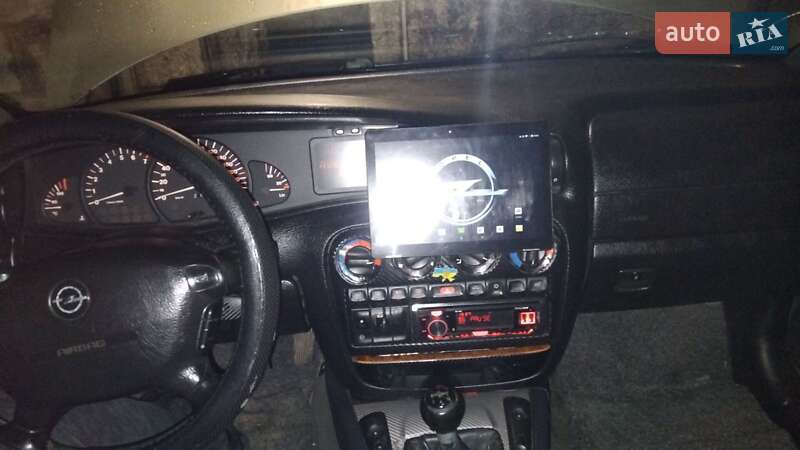 Седан Opel Omega 1995 в Киеве фото 5 Седан Opel Omega 1995 в Киеве