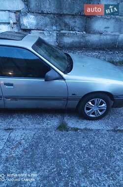 Седан Opel Omega 1986 в Николаеве