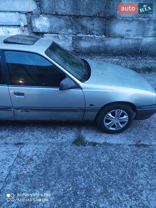 Седан Opel Omega 1986 в Миколаєві