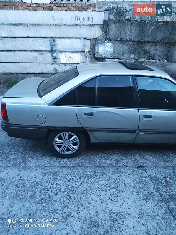 Седан Opel Omega 1986 в Миколаєві