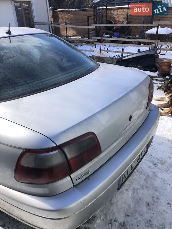 Седан Opel Omega 2002 в Києві