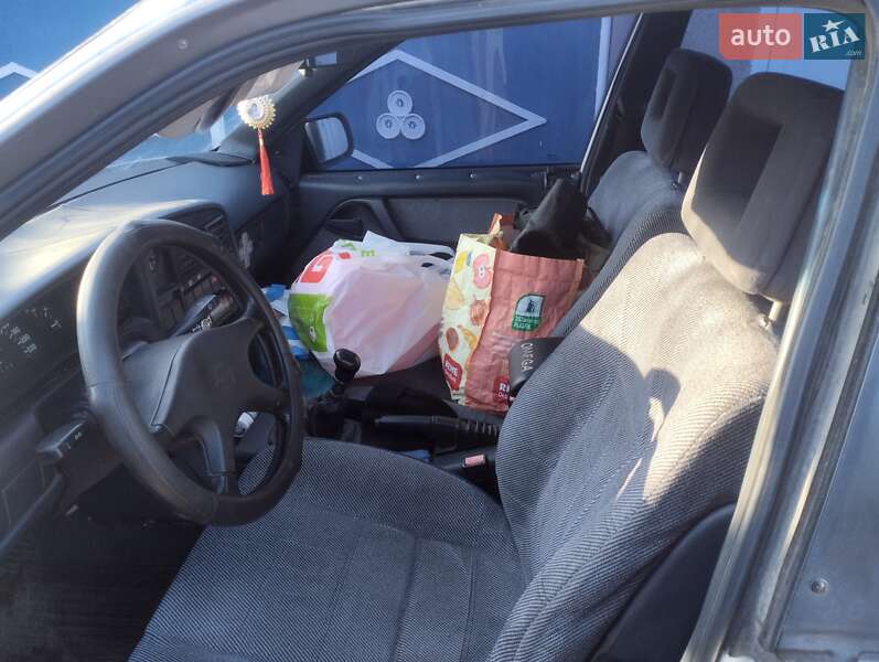 Седан Opel Omega 1988 в Житомире