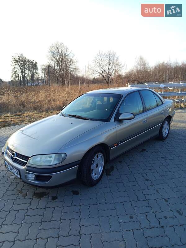 Седан Opel Omega 1996 в Стрые