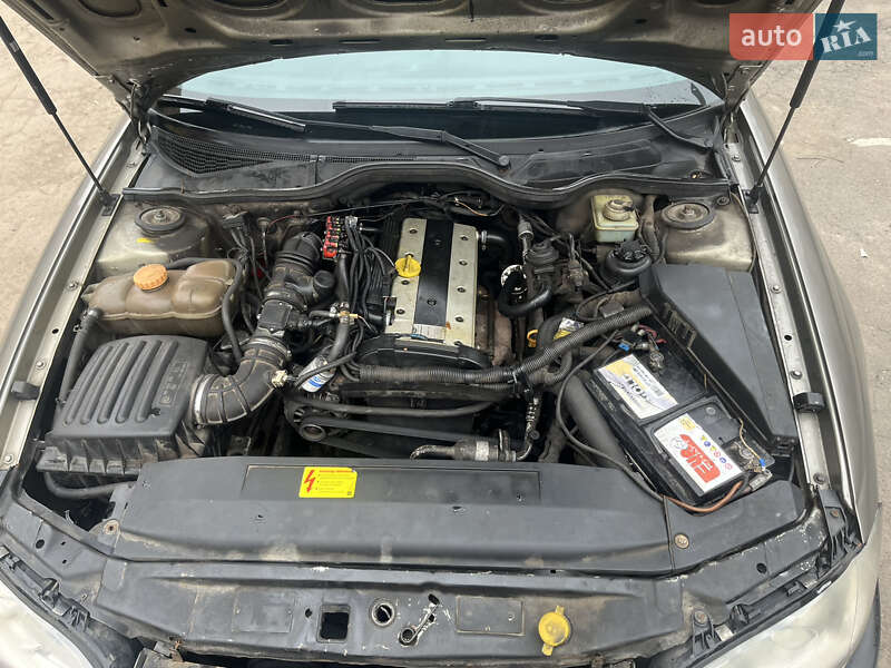 Седан Opel Omega 1996 в Виннице