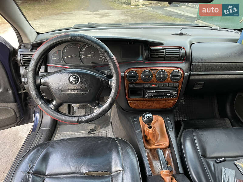 Універсал Opel Omega 1995 в Володимирі