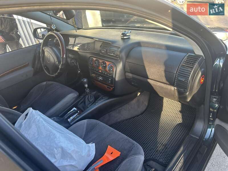 Седан Opel Omega 1995 в Тернополе