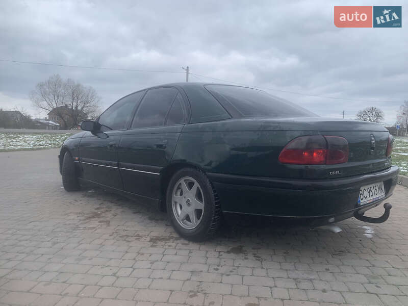 Седан Opel Omega 1995 в Жидачове