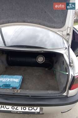 Седан Opel Omega 1998 в 