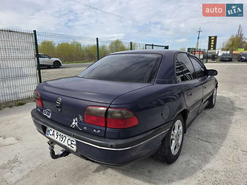 Седан Opel Omega 1998 в Киеве