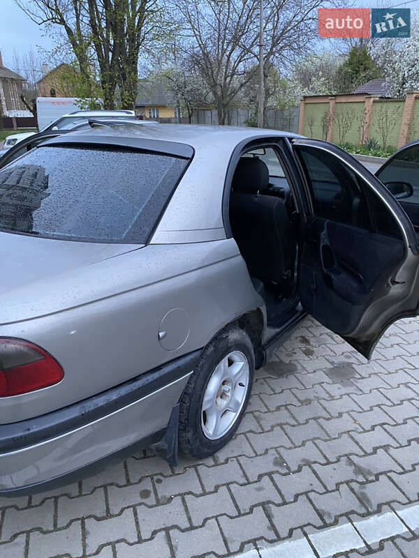 Седан Opel Omega 1997 в Чернівцях