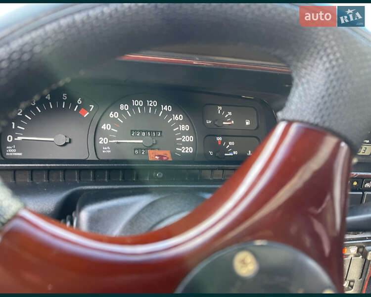 Седан Opel Omega 1987 в Киеве