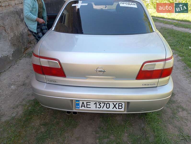 Седан Opel Omega 2002 в Александрие
