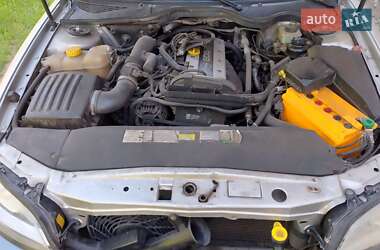 Седан Opel Omega 2002 в 