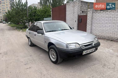Седан Opel Omega 1989 в Днепре
