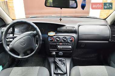 Седан Opel Omega 1996 в 