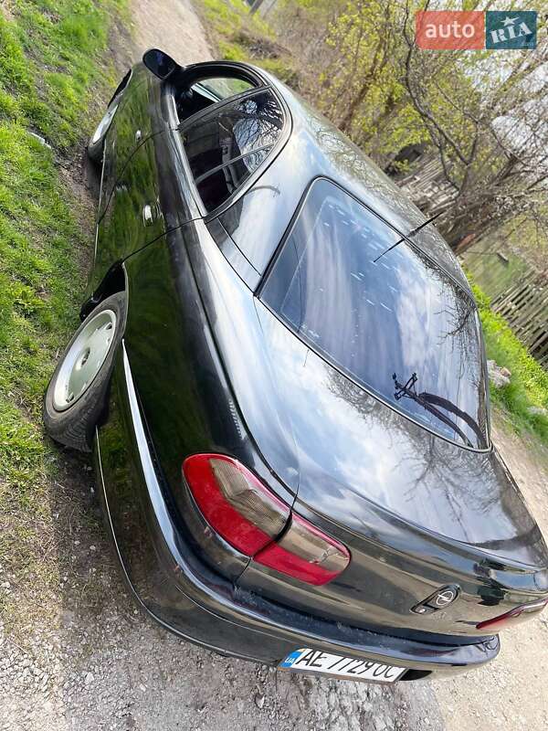 Седан Opel Omega 1995 в Днепре