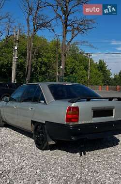 Седан Opel Omega 1989 в 