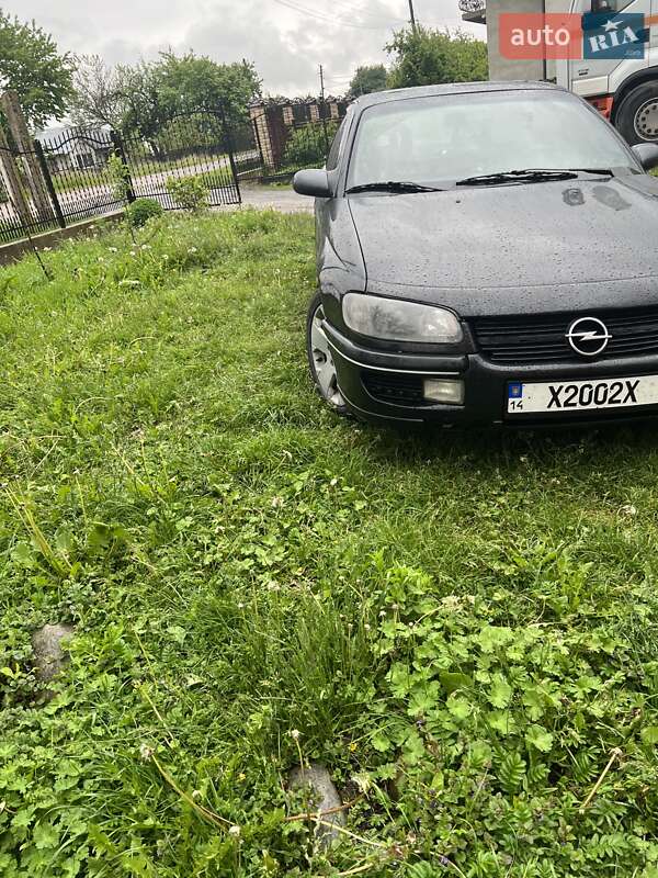 Седан Opel Omega 1994 в Радехові
