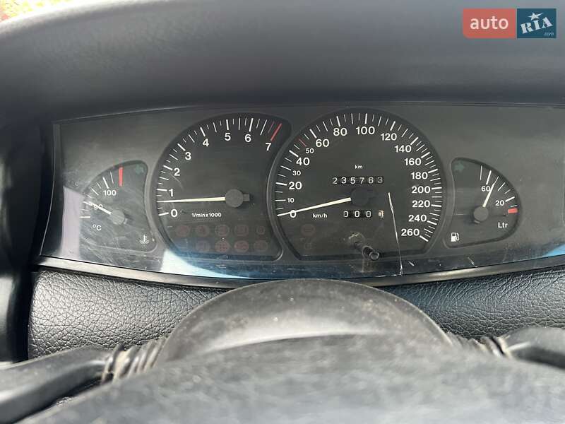 Седан Opel Omega 1994 в Радехові