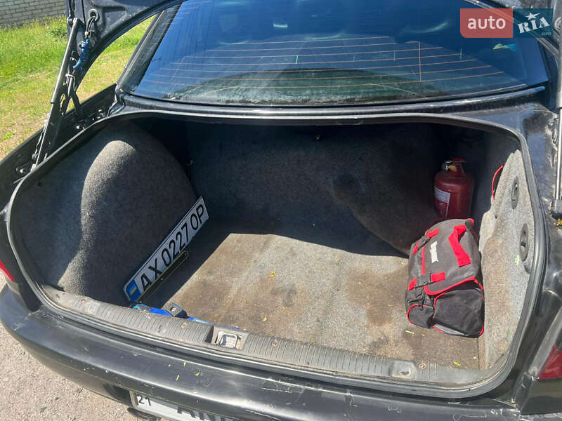 Седан Opel Omega 1996 в Староконстантинове