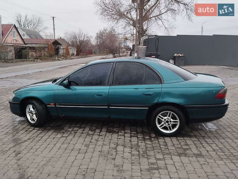 Седан Opel Omega 1995 в Орловщине