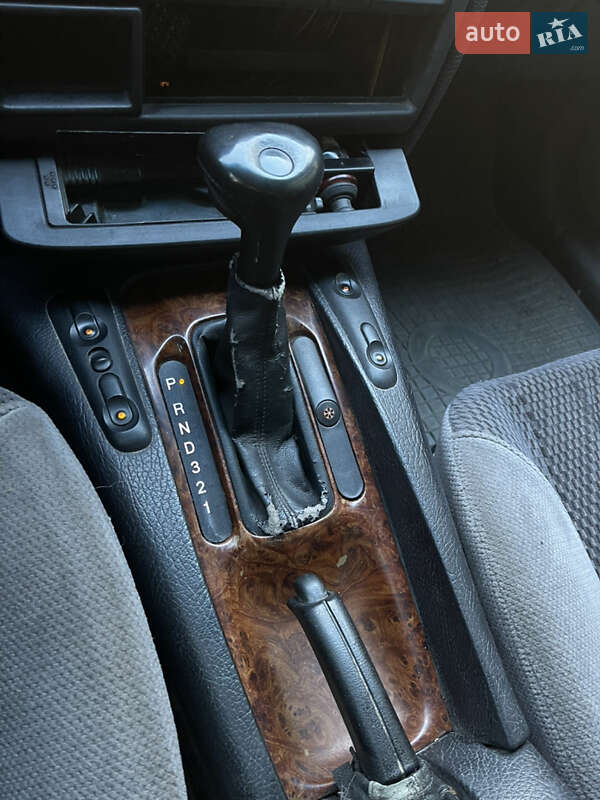 Седан Opel Omega 1997 в Лебедине