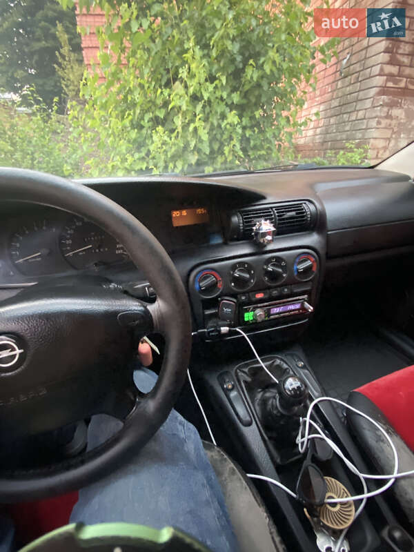 Седан Opel Omega 1996 в Днепре