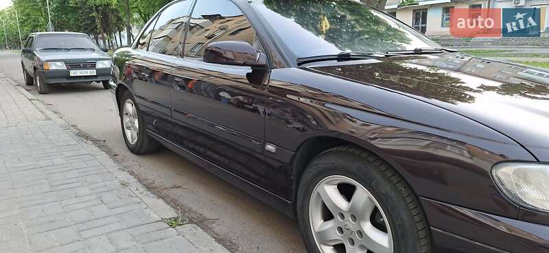 Седан Opel Omega 2001 в Павлограді