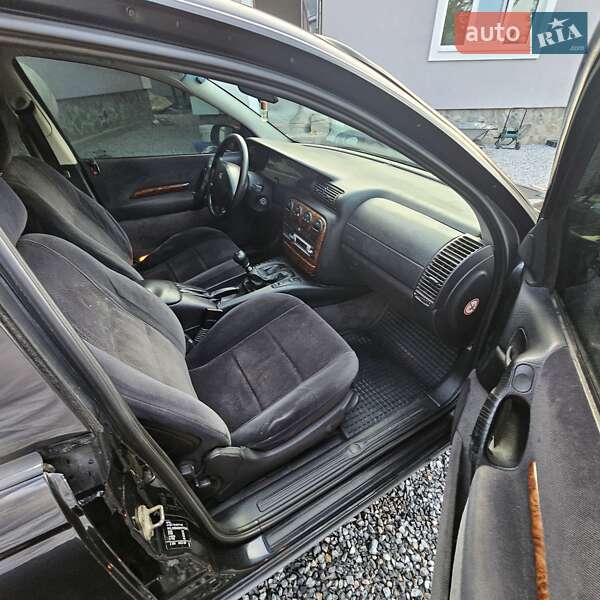 Седан Opel Omega 1998 в Люботине